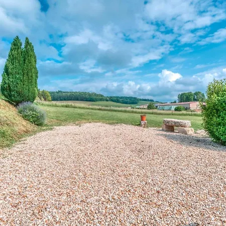 Vakantiehuis Authentic In Near Forest Nouart